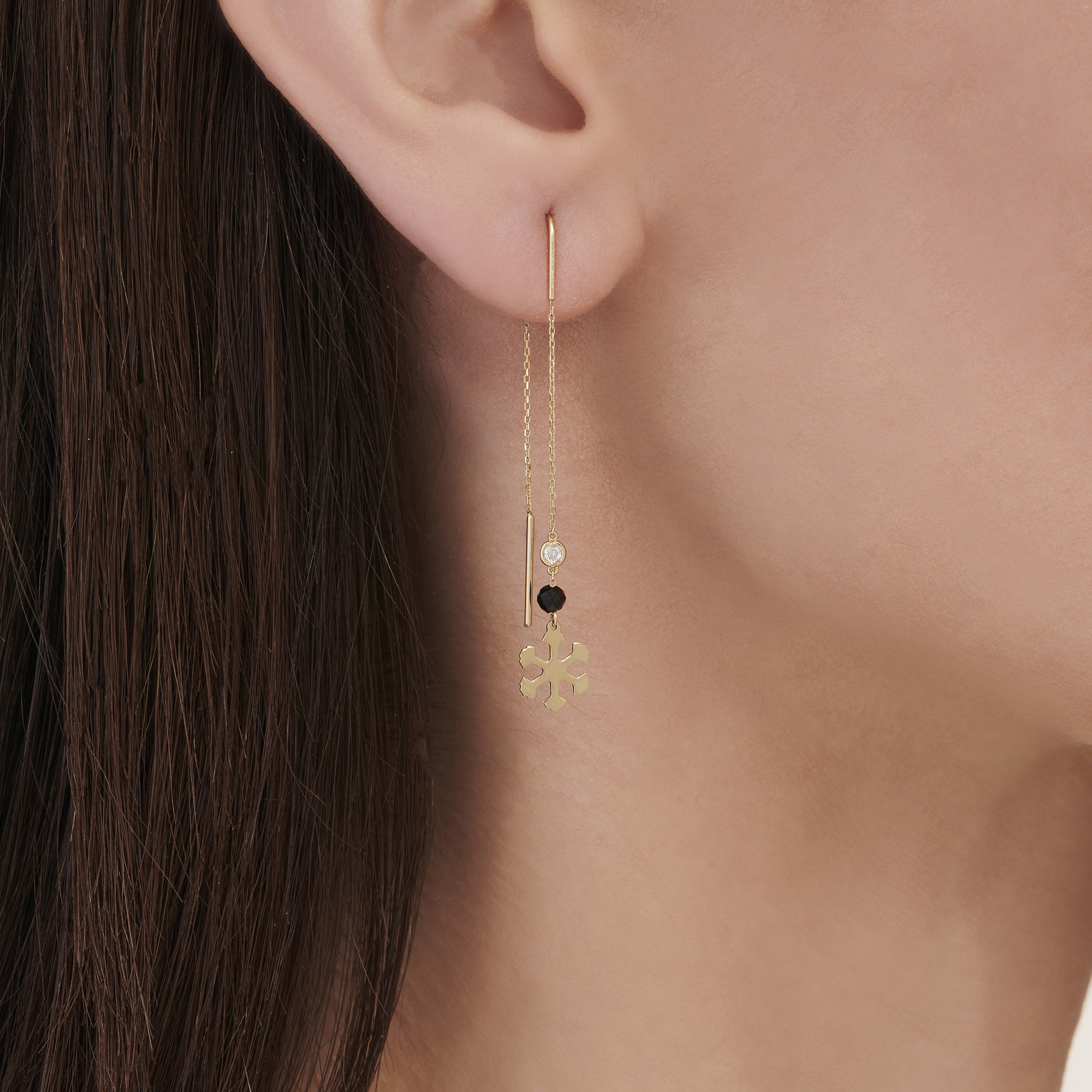 0.03 Karat Pırlanta Spinel Taşlı Kar Tanesi Küpe