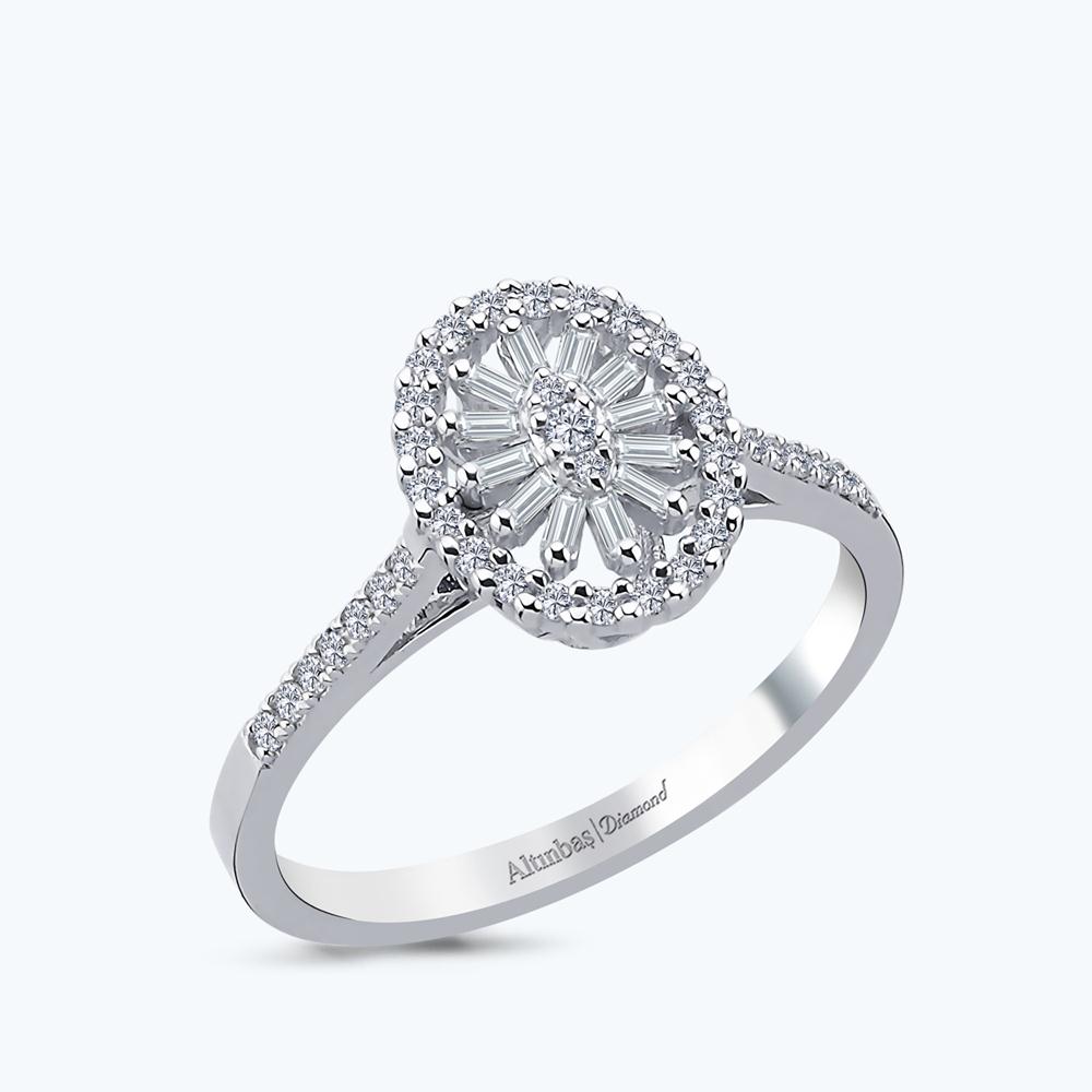 Pırlanta Baget Taşlı Oval Yüzük