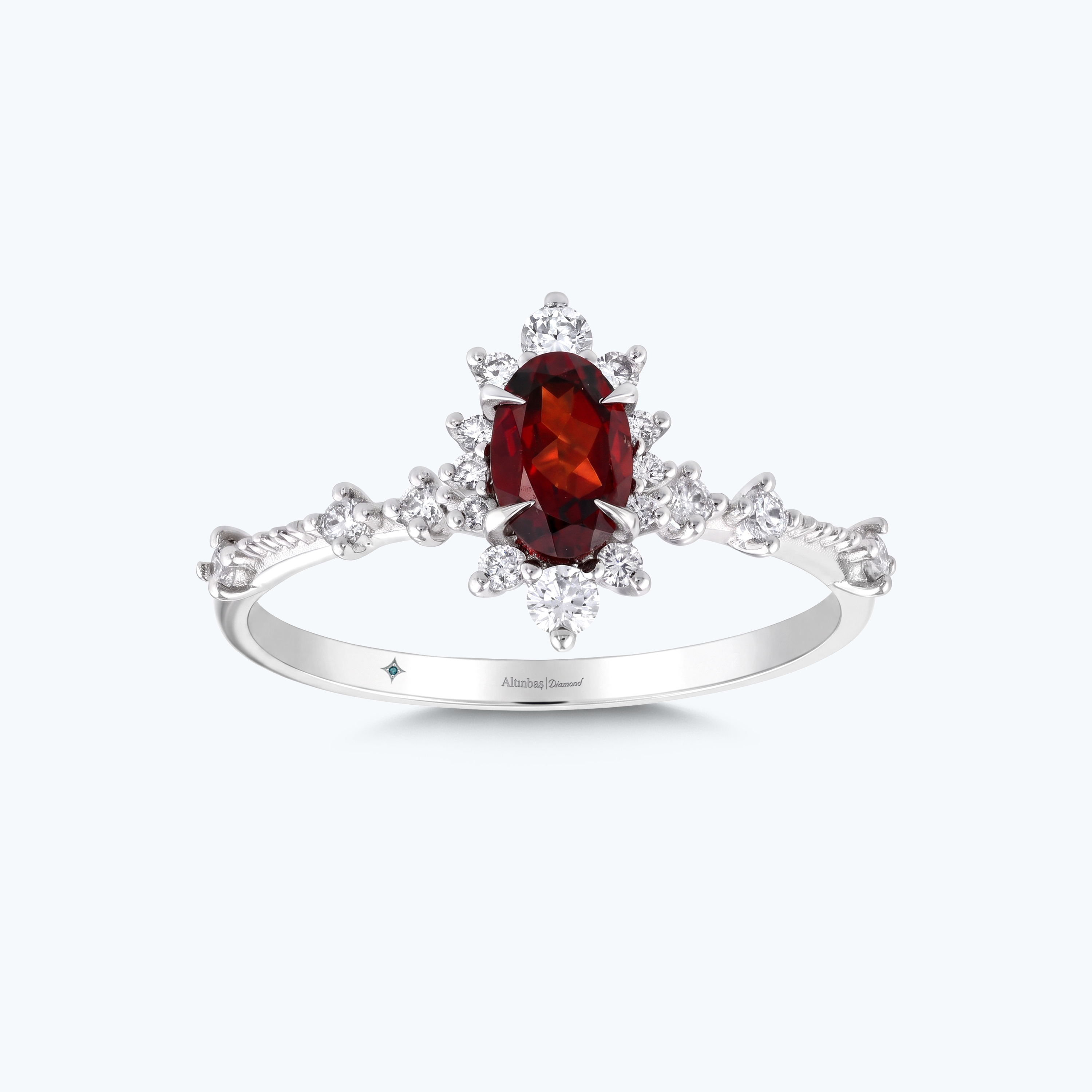 0.23 Karat Pırlanta Topaz Oval Yüzük