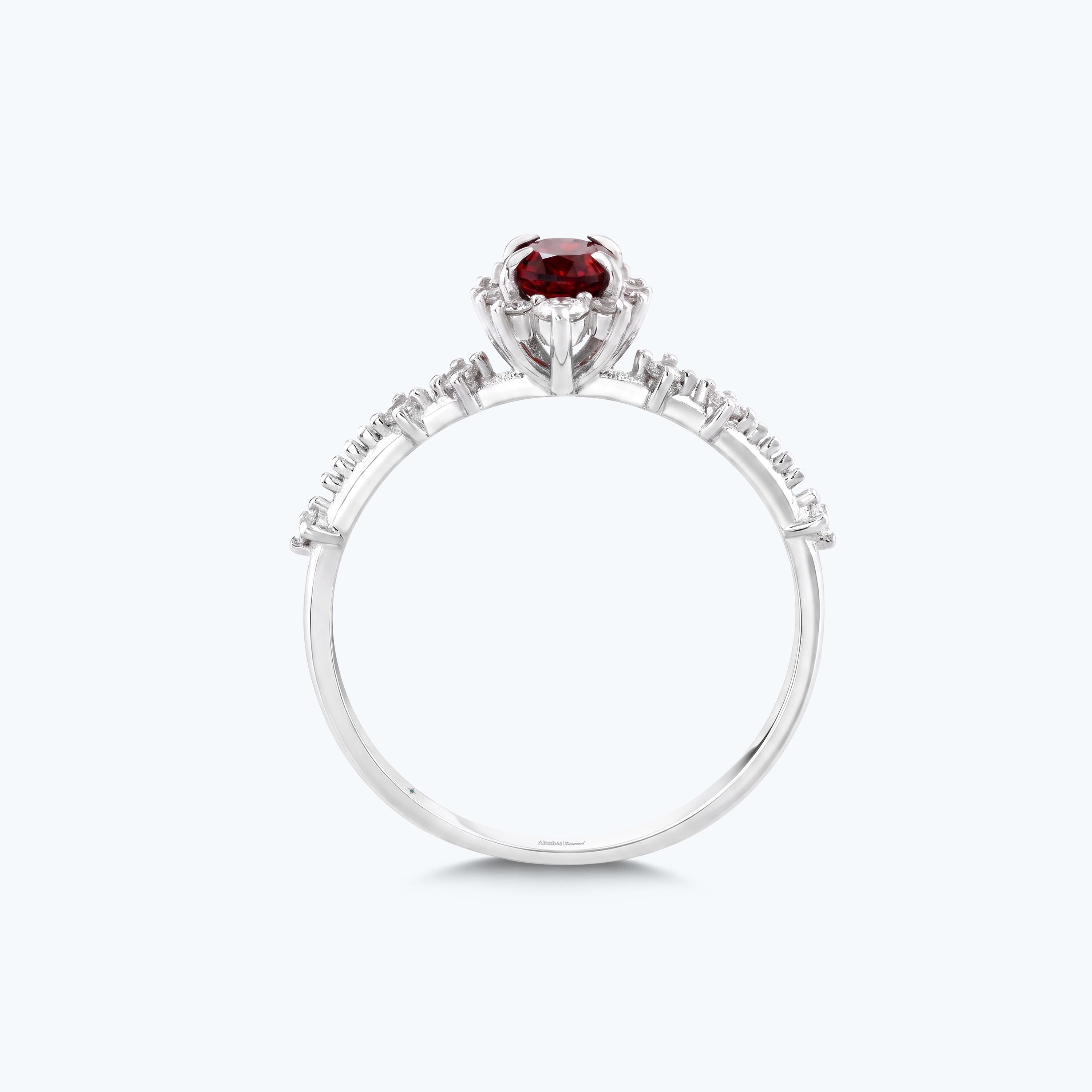 0.23 Karat Pırlanta Topaz Oval Yüzük