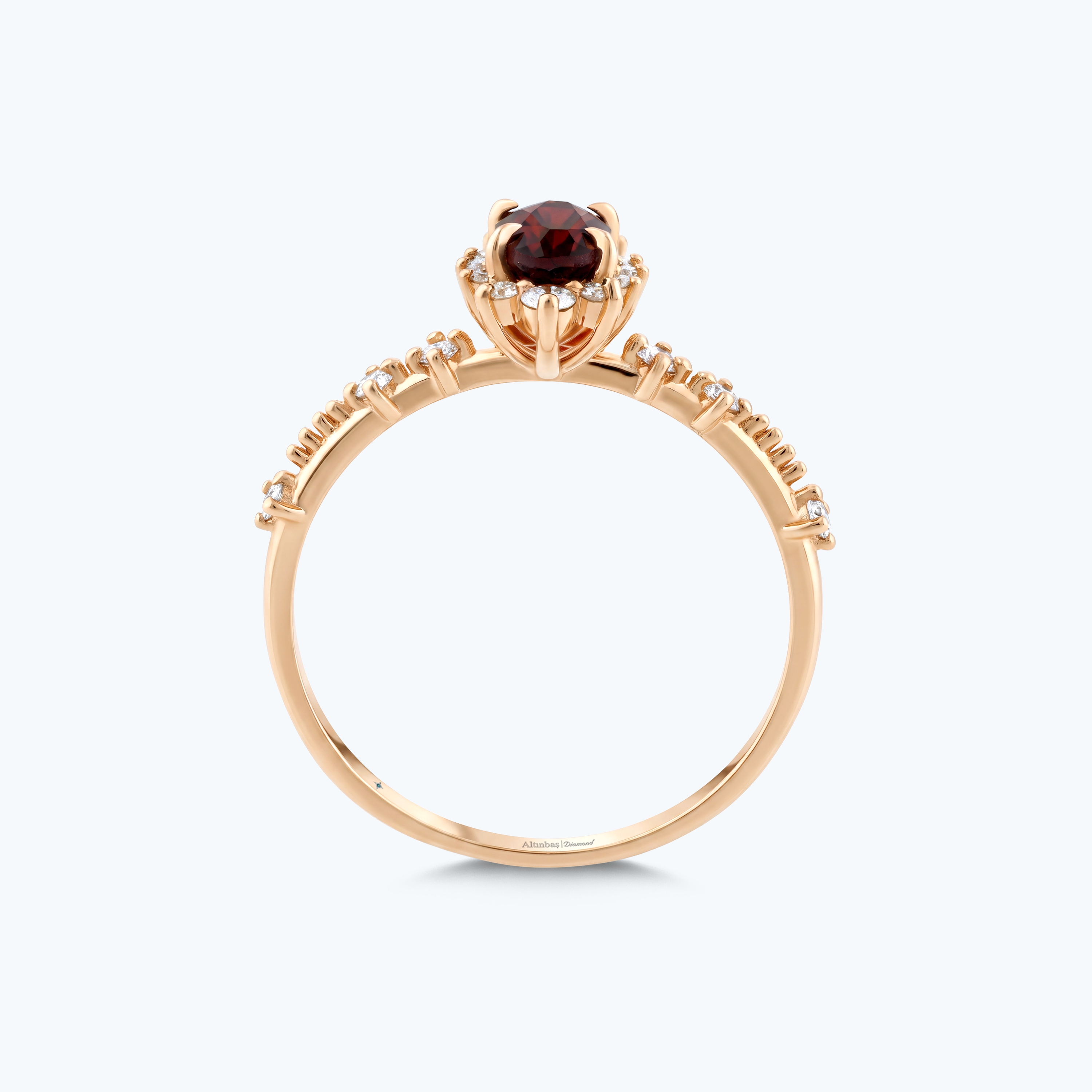 0.23 Karat Pırlanta Rhodolite Taşlı Oval Yüzük