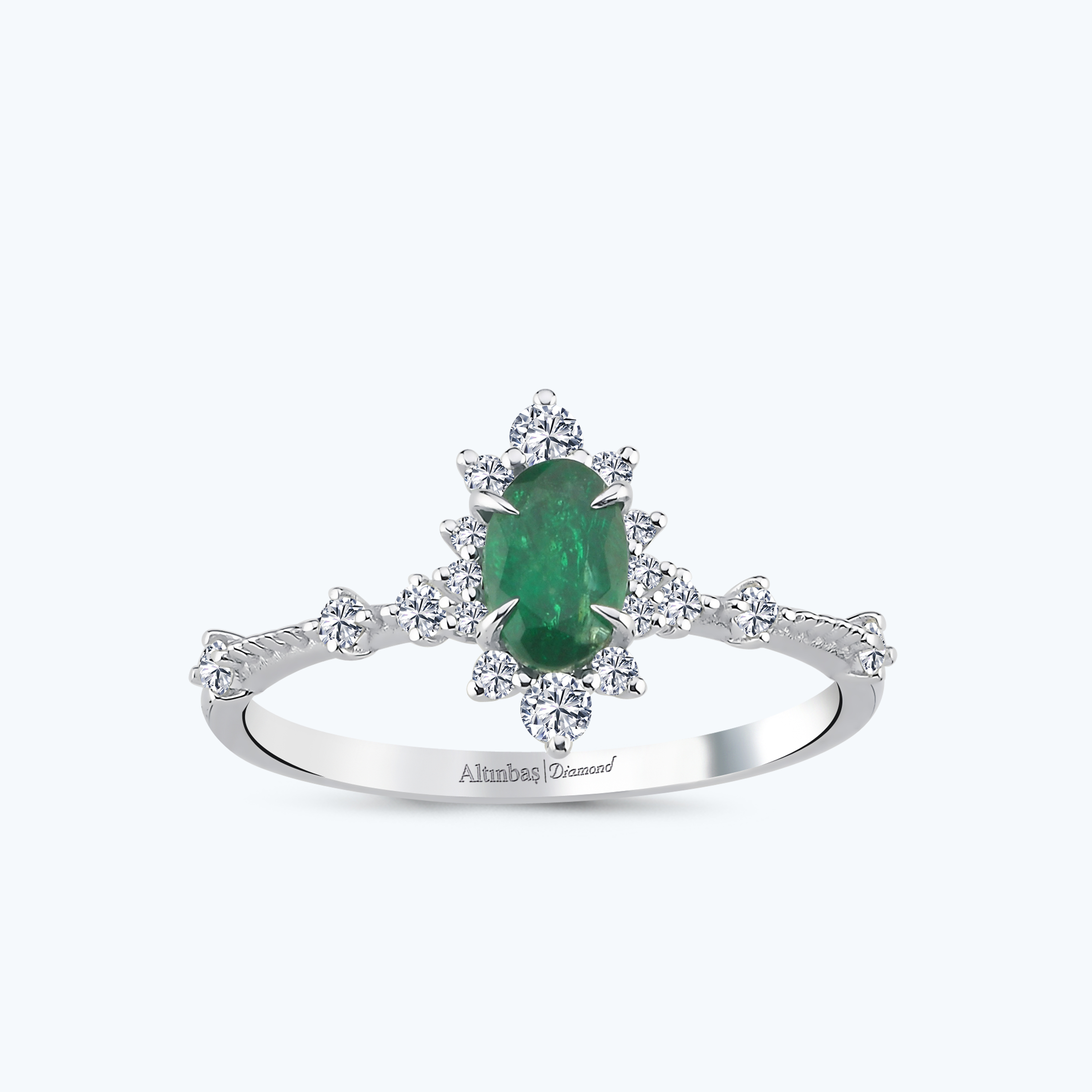 0.20 Karat Pırlanta Tsavorit Taşlı Oval Yüzük