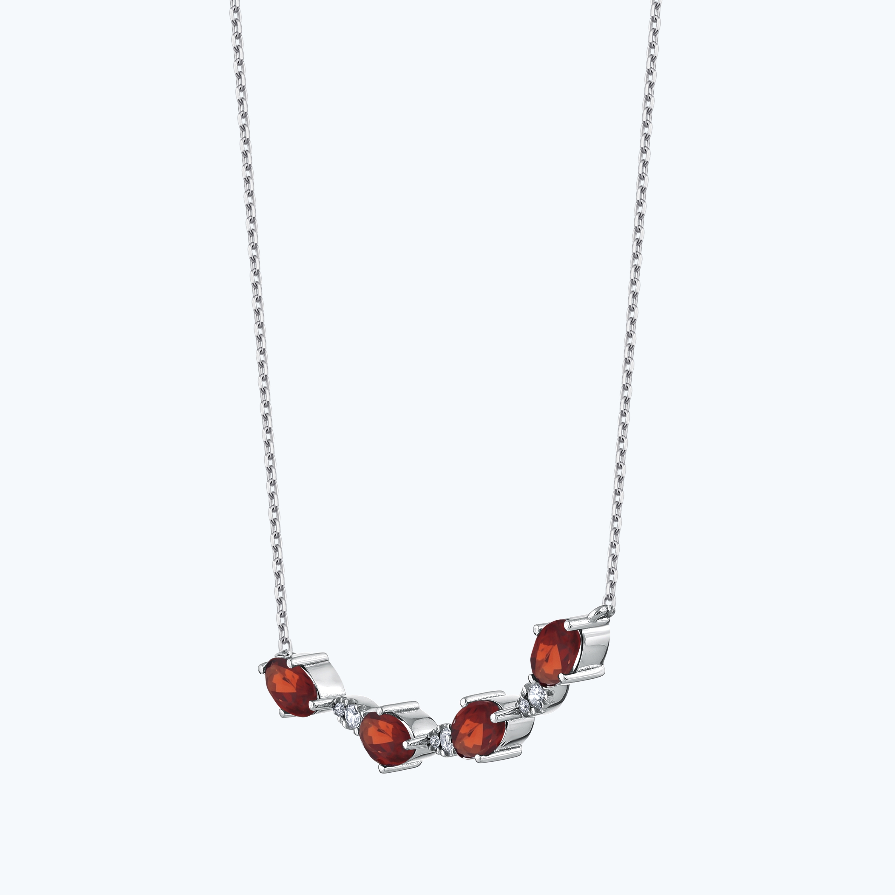 0.06 Karat Pırlanta Garnet Taşlı Oval Kolye