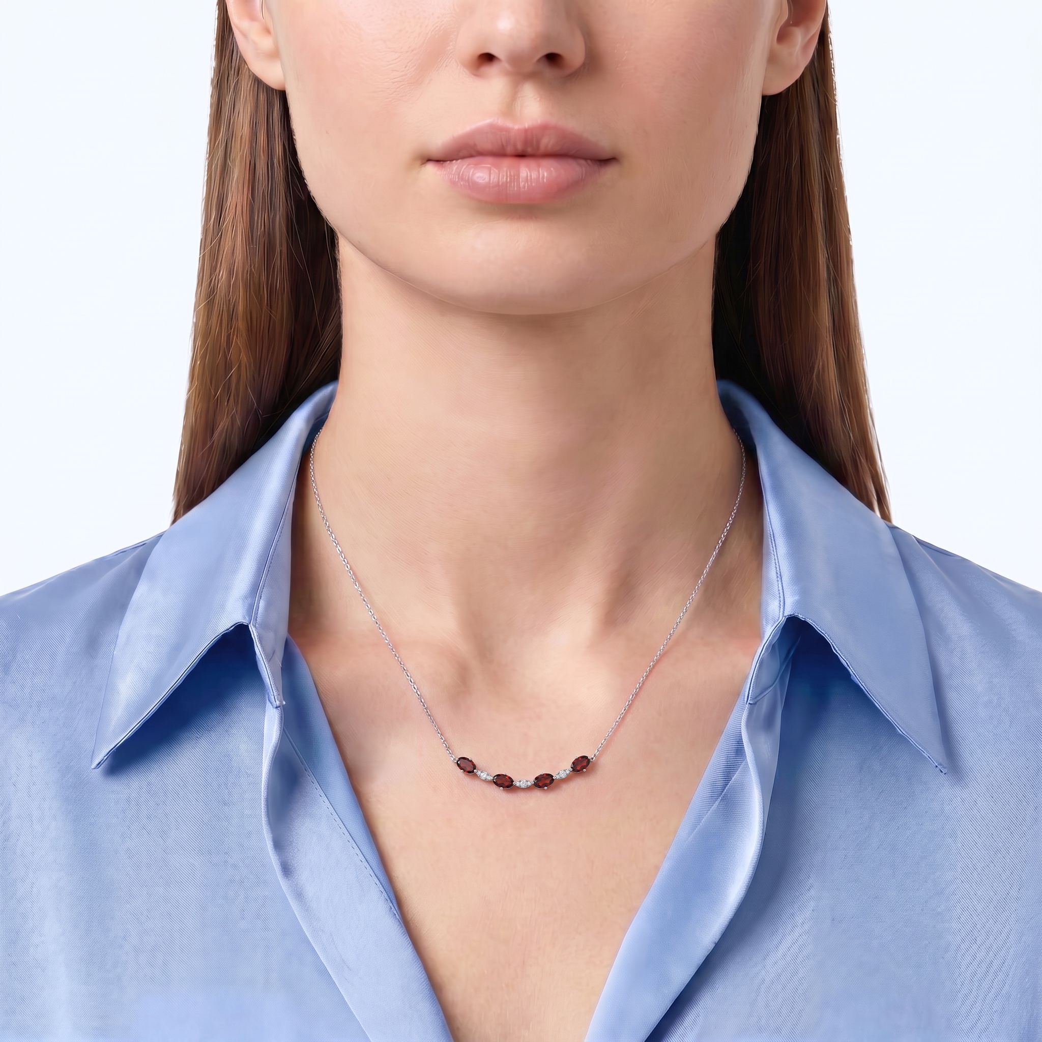 0.06 Karat Pırlanta Garnet Taşlı Oval Kolye