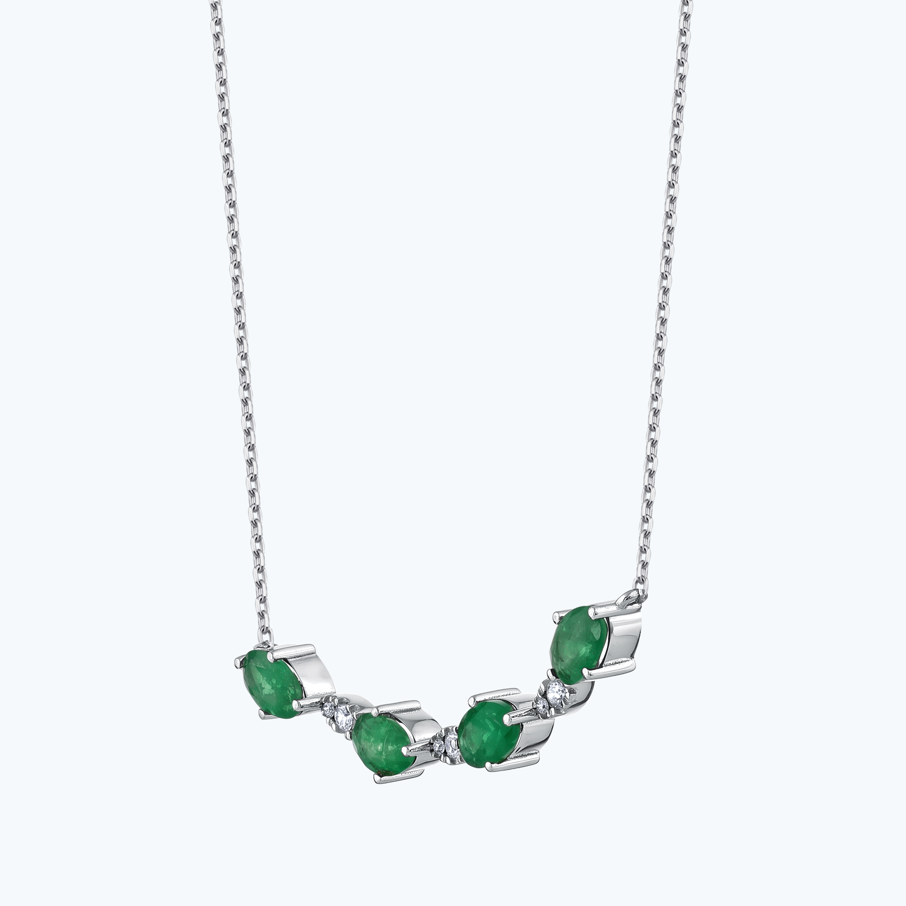 0.06 Karat Pırlanta Tsavorit Taşlı Oval Kolye