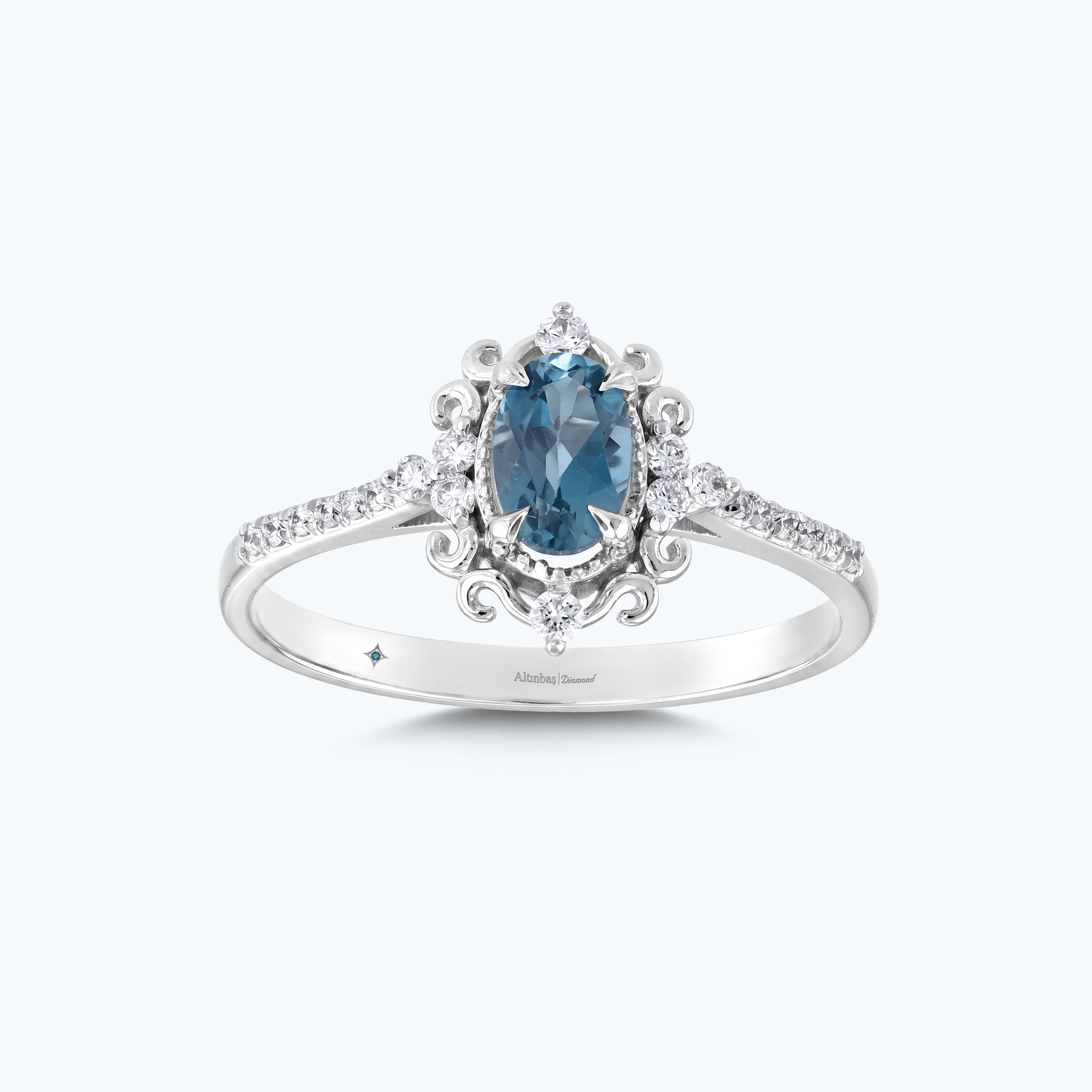 0.16 Karat Pırlanta Mavi Topaz Oval Yüzük