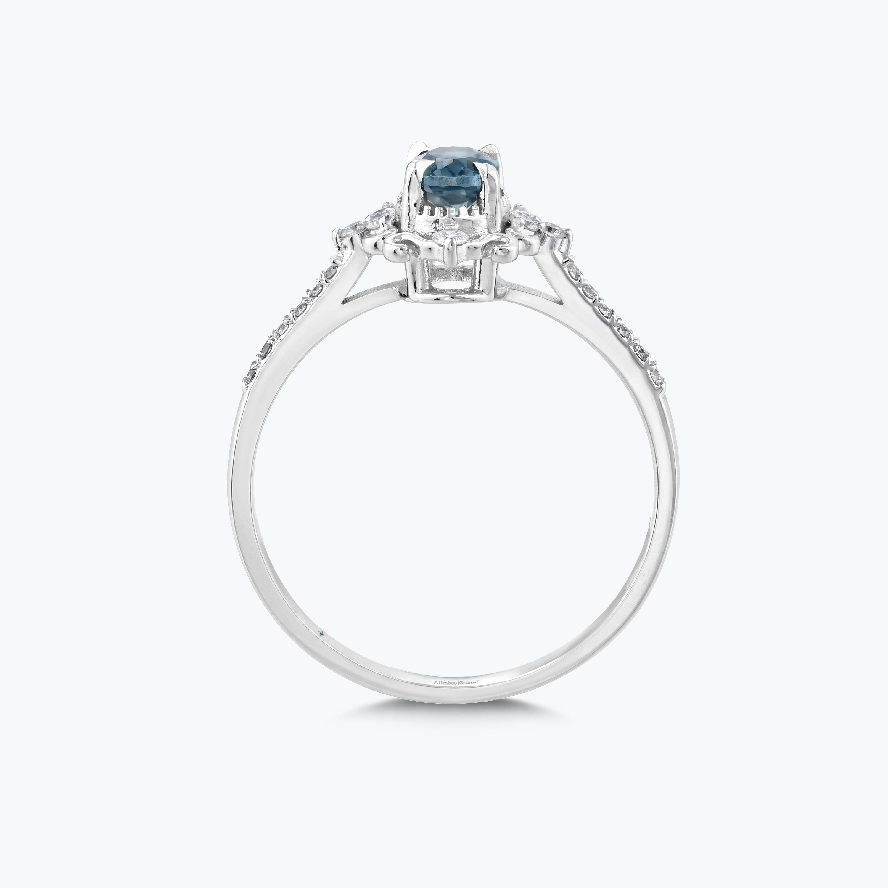 0.16 Karat Pırlanta Mavi Topaz Oval Yüzük