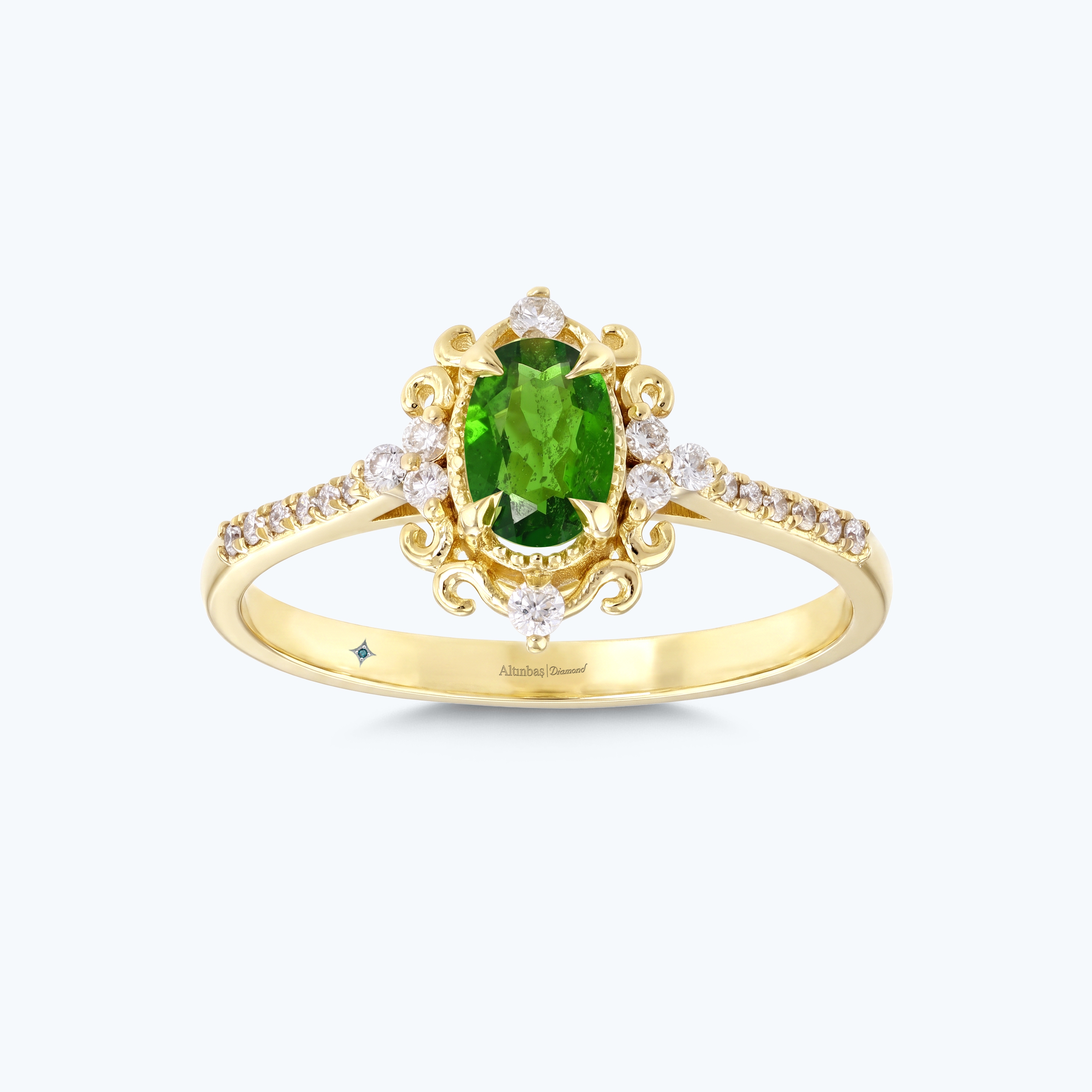0.16 Karat Pırlanta Tsavorit Taşlı Oval Yüzük