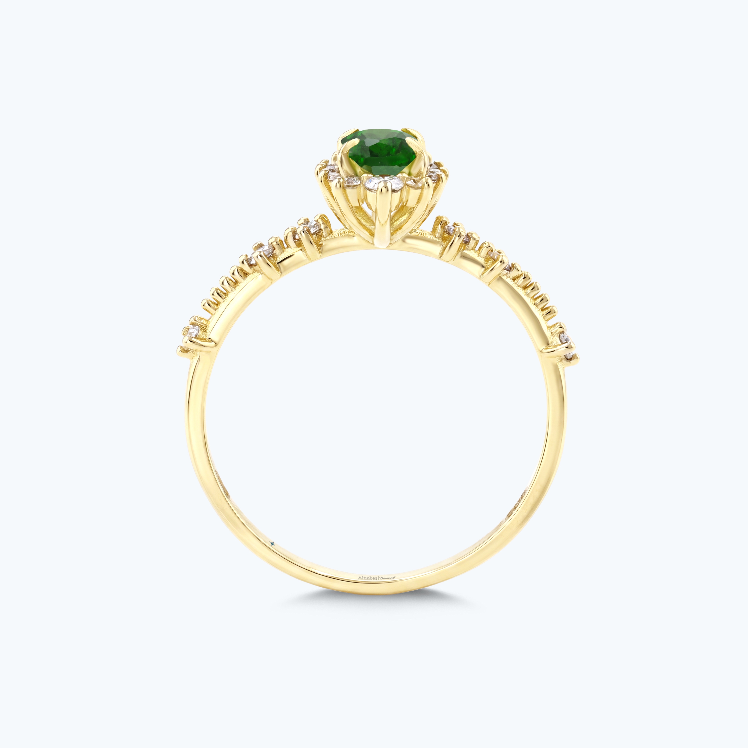 0.16 Karat Pırlanta Tsavorit Taşlı Oval Yüzük