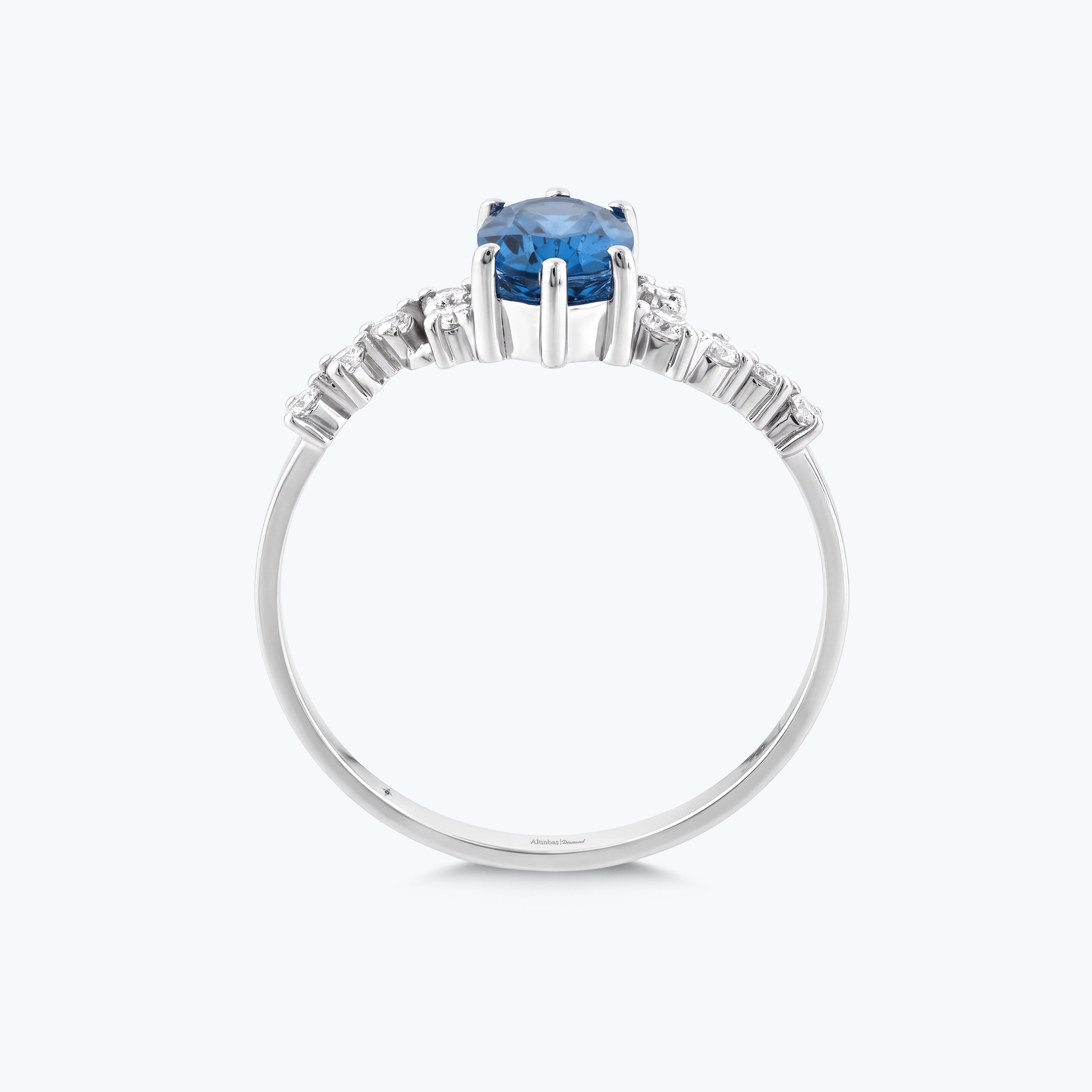 0.16 Karat Pırlanta Mavi Topaz Oval Yüzük
