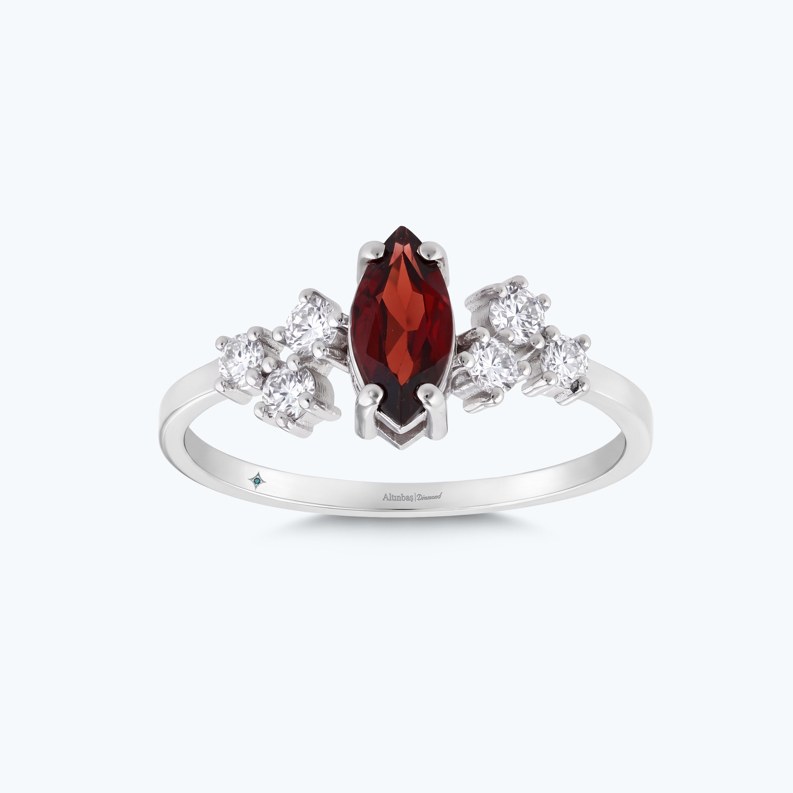 0.27 Karat Pırlanta Garnet Taşlı Markiz Yüzük