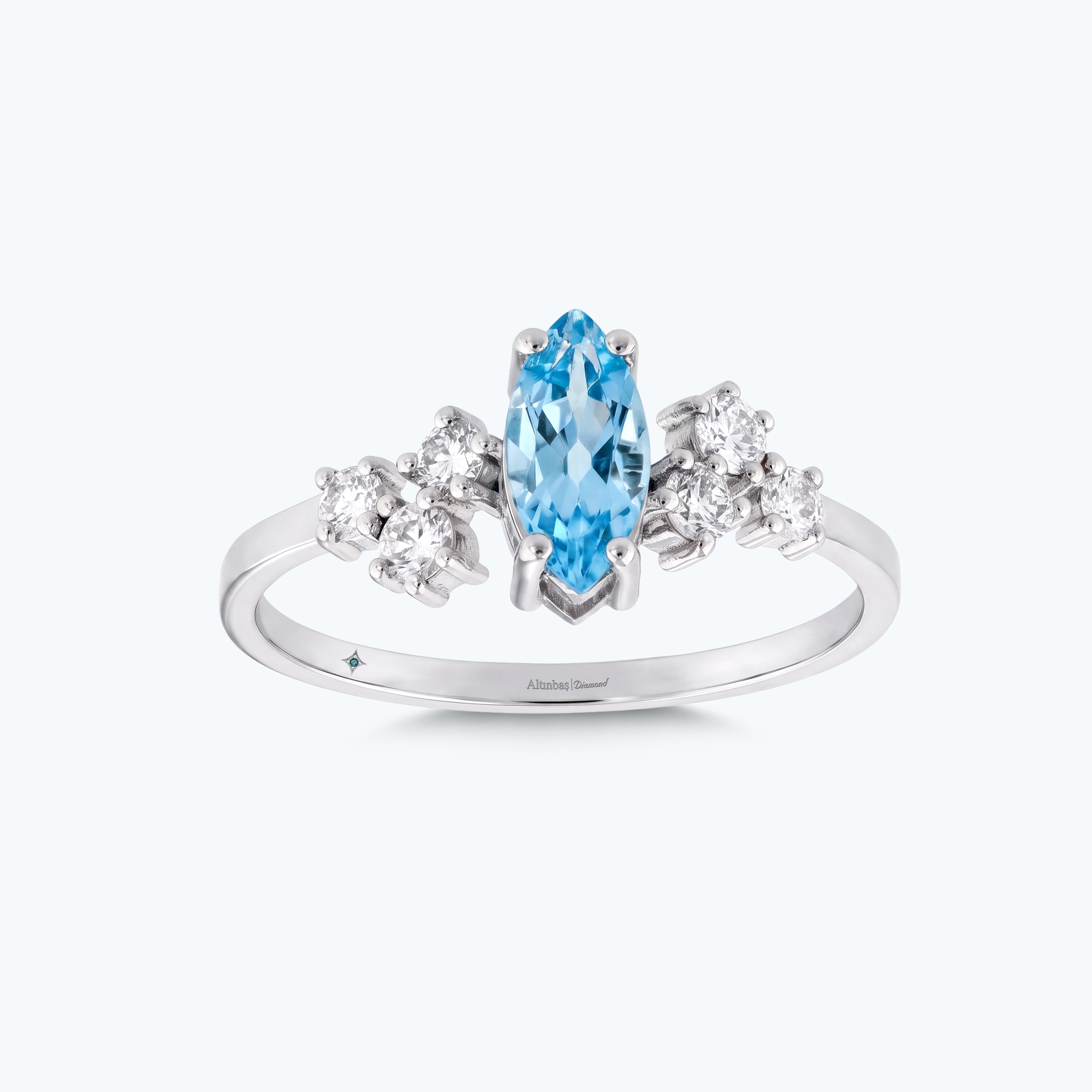 0.27 Karat Pırlanta Mavi Topaz Markiz Yüzük