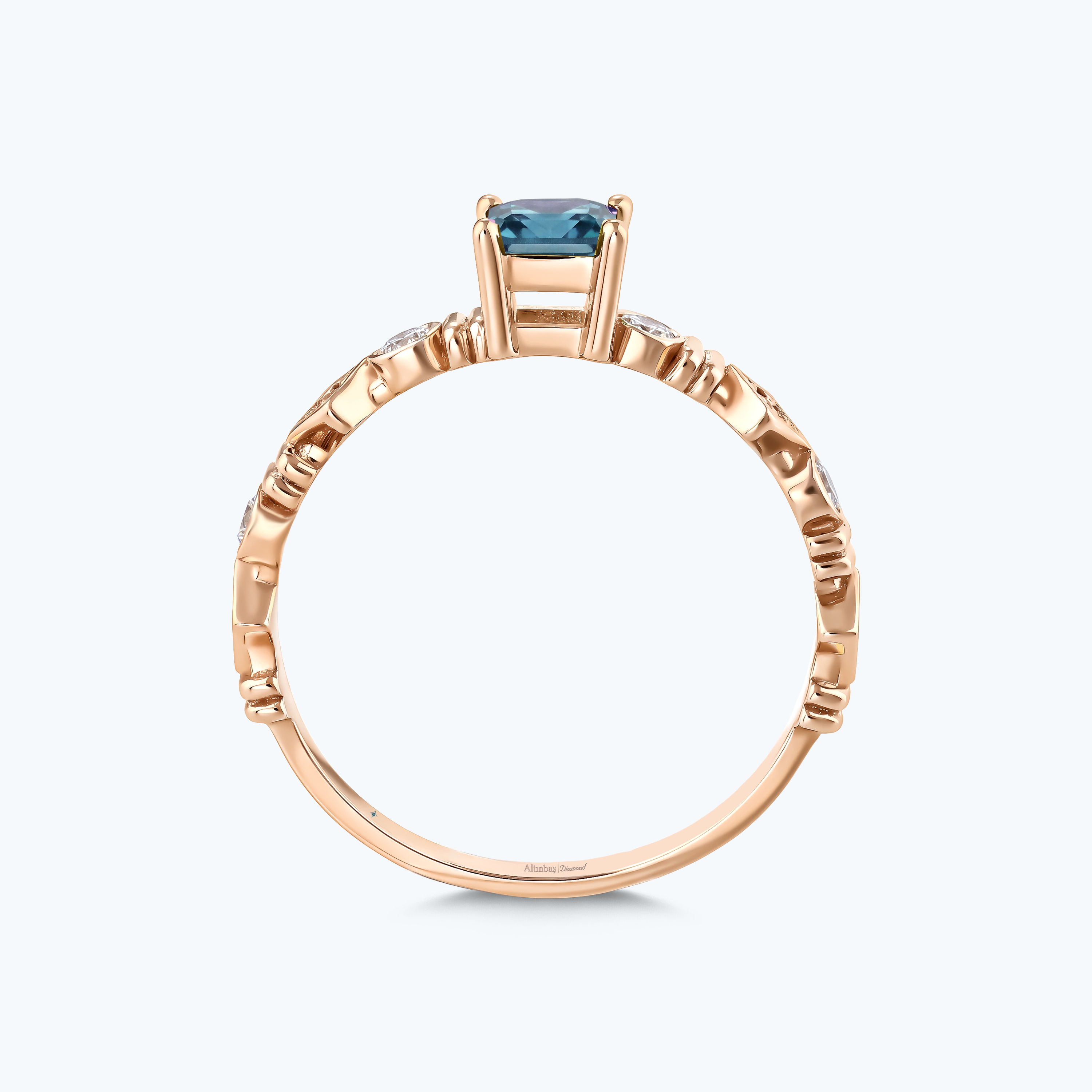 0.18 Karat Pırlanta Mavi Topaz Prenses Kesim Yüzük