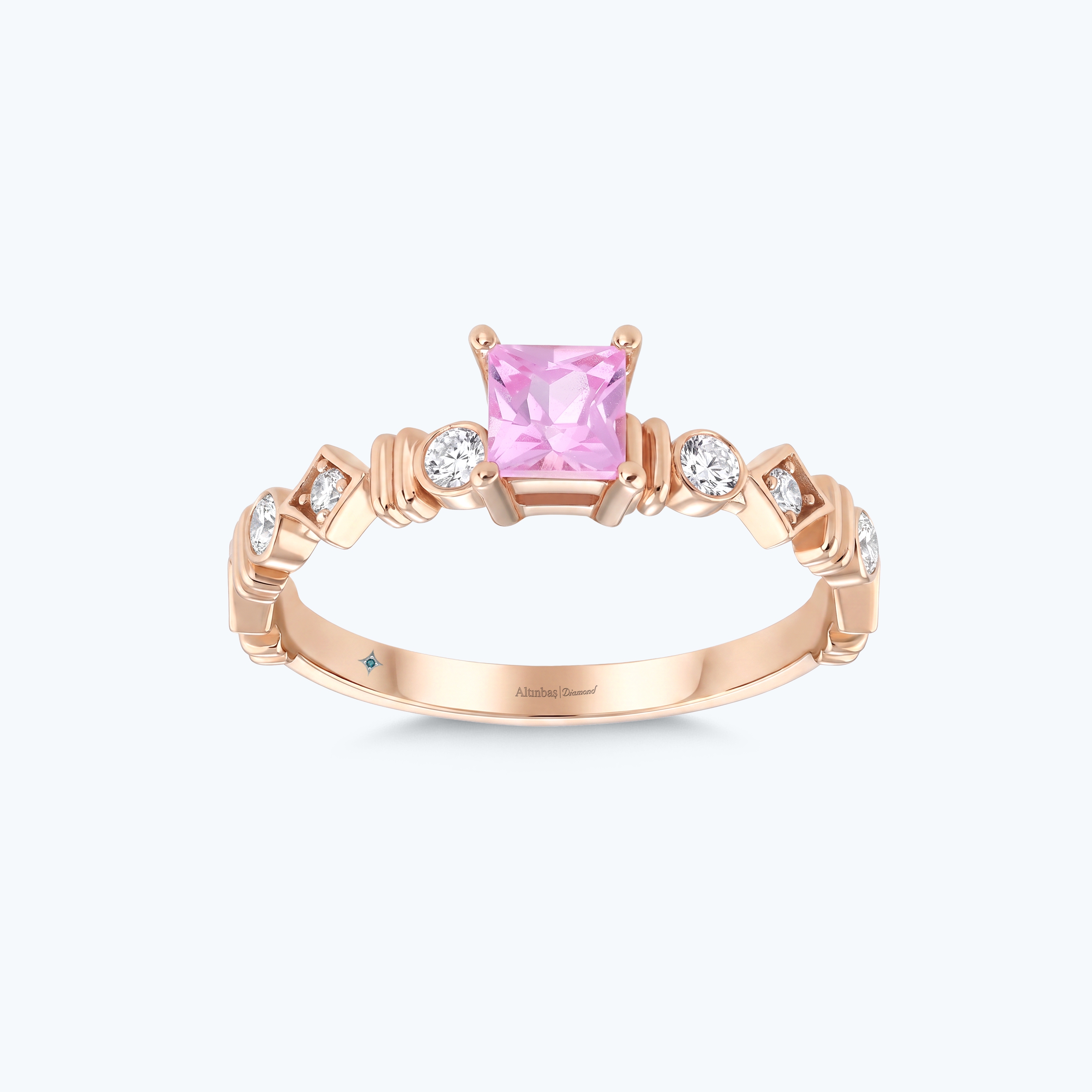 0.18 Karat Pırlanta Pembe Safir Prenses Kesim Yüzük
