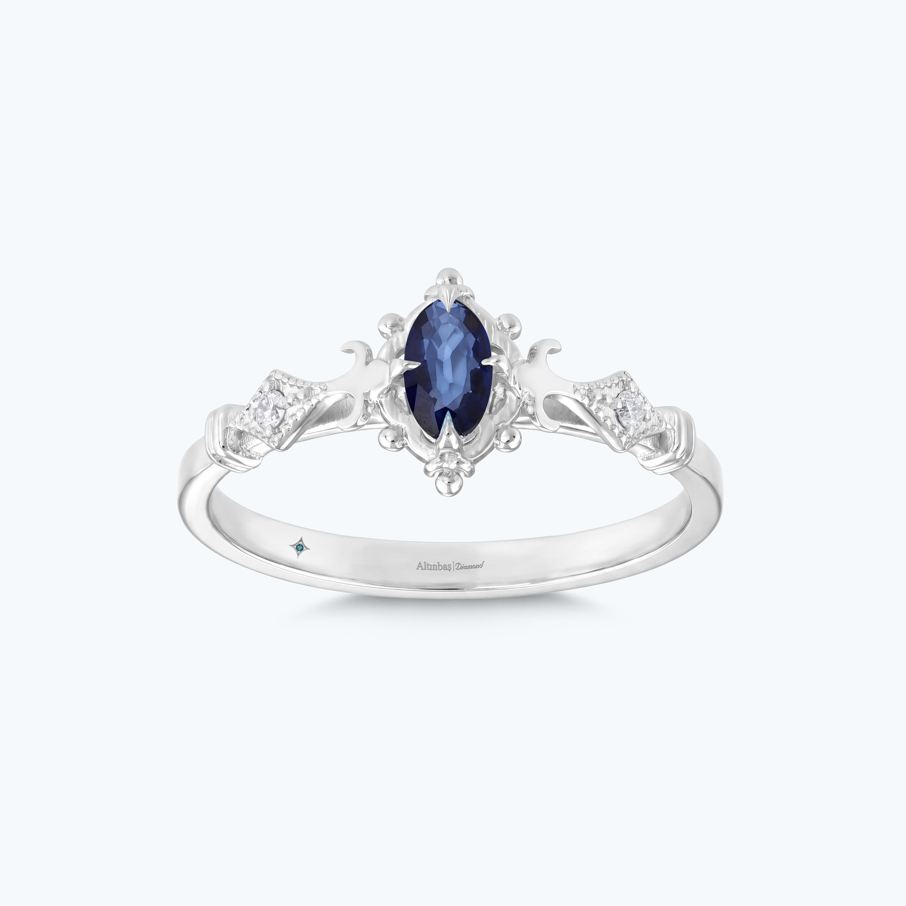 0.02 Karat Pırlanta Safir Oval Yüzük