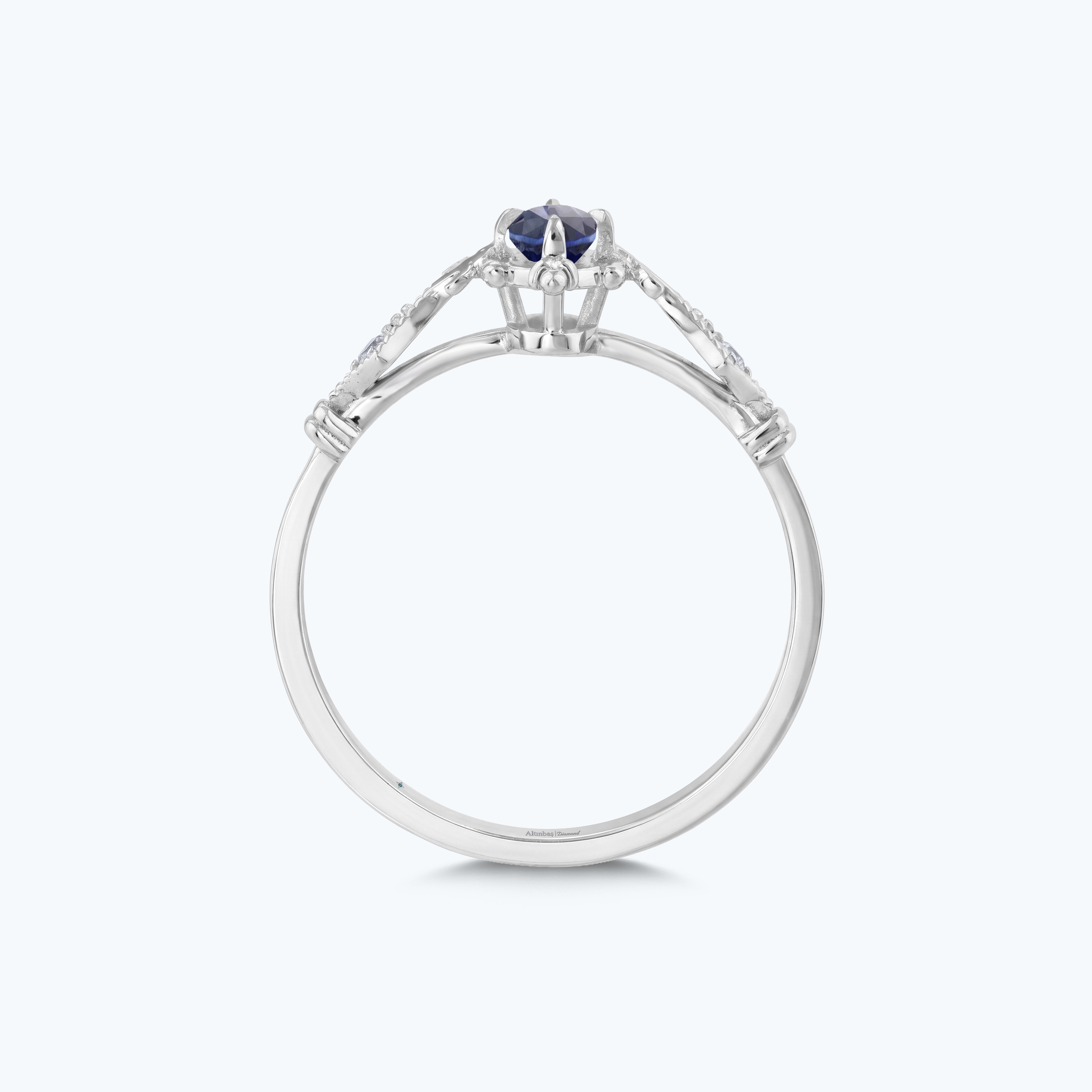 0.02 Karat Pırlanta Safir Oval Yüzük