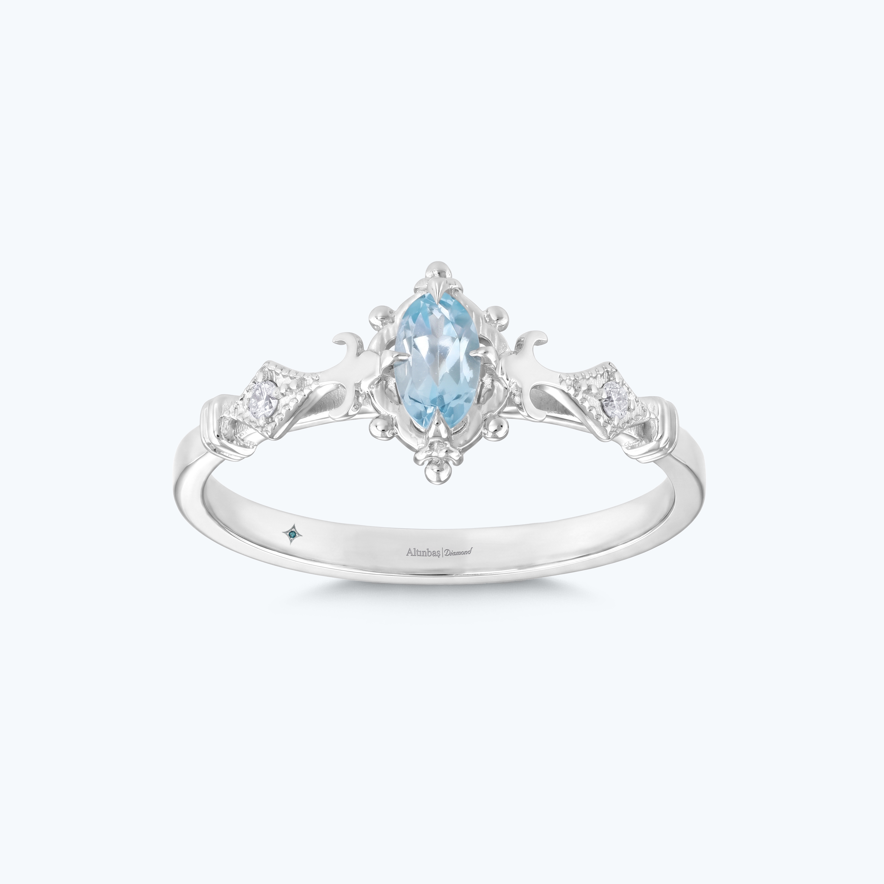 0.02 Karat Pırlanta Mavi Topaz Oval Yüzük