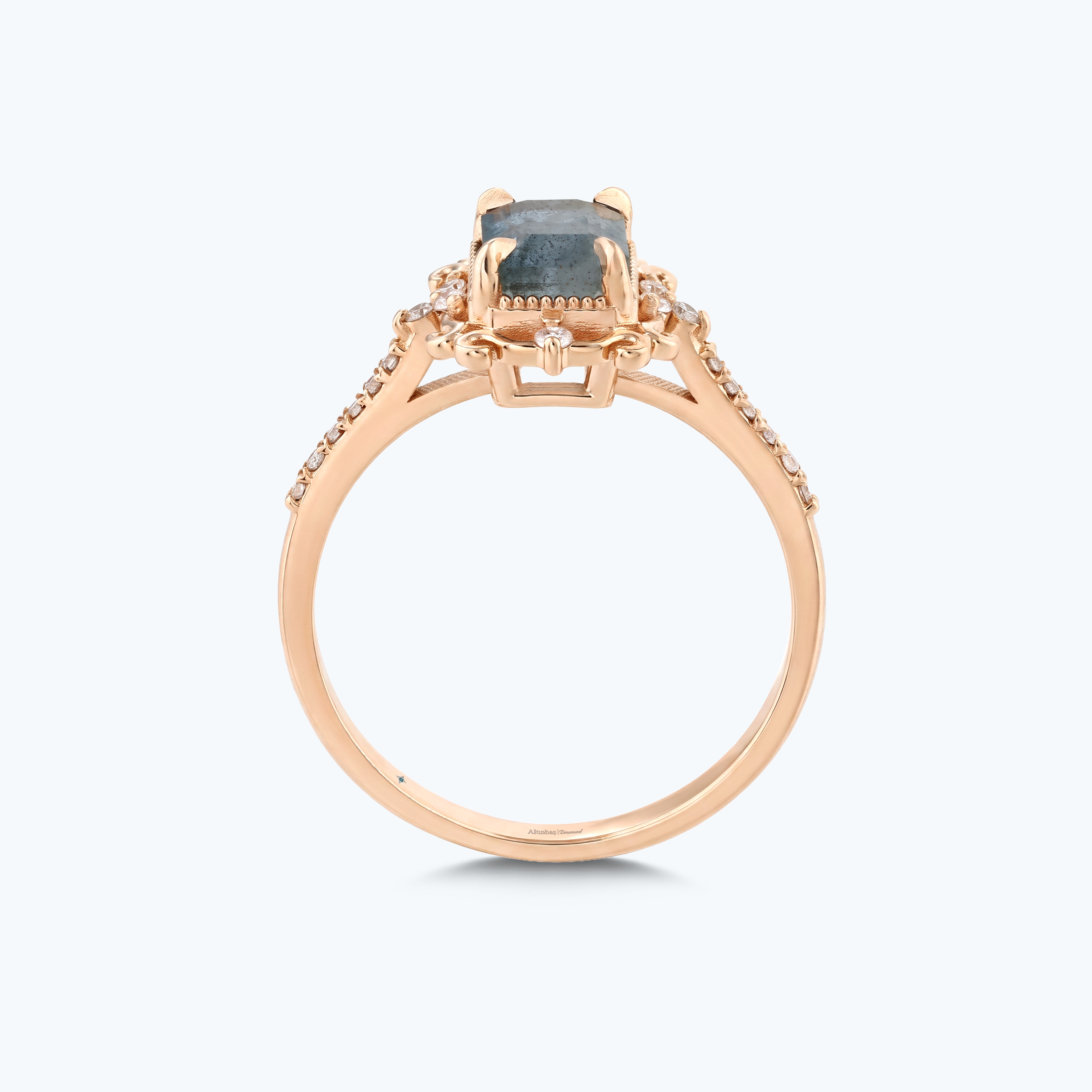 0.14 Karat Pırlanta Topaz Emerald Kesim Yüzük