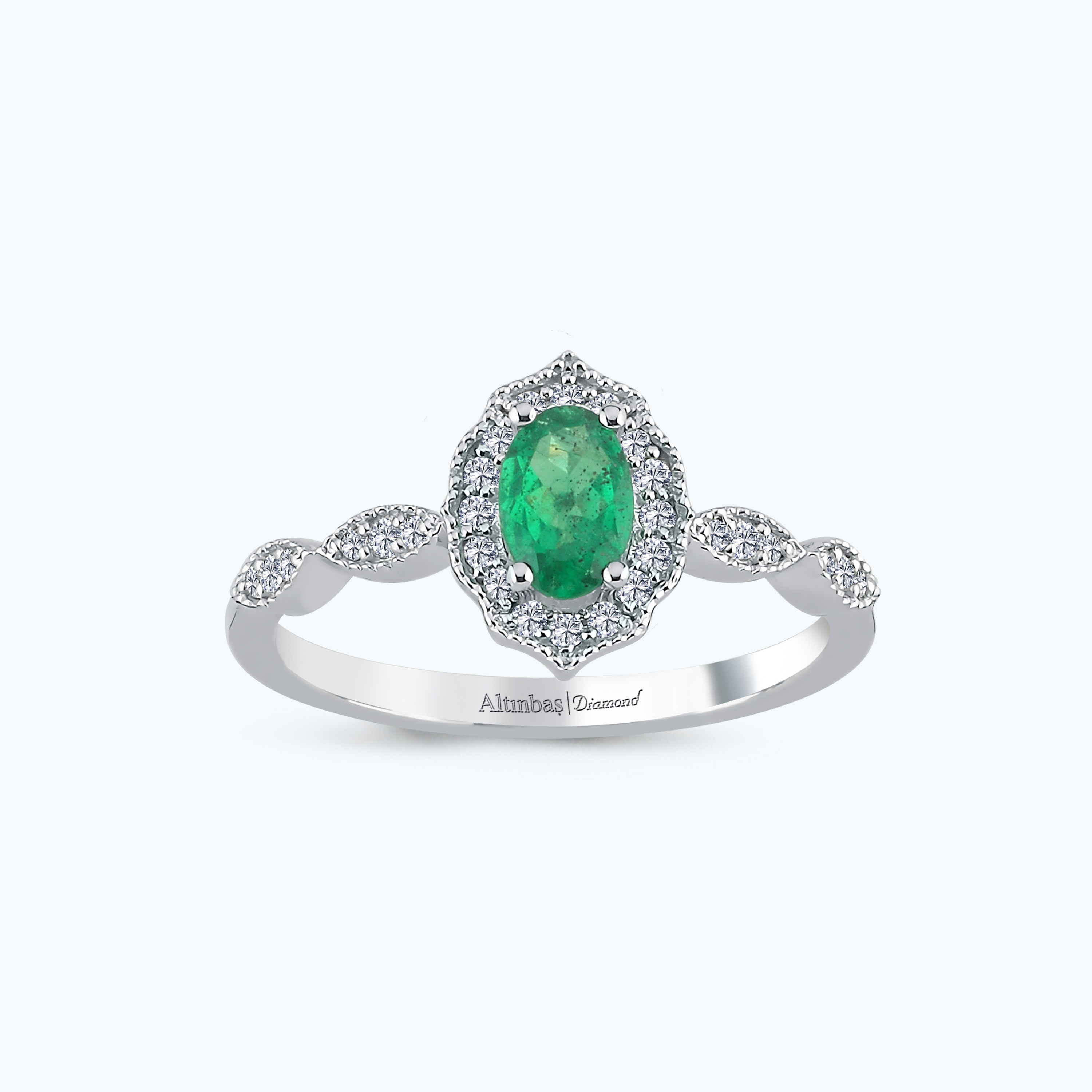 0.12 Karat Pırlanta Tsavorit Taşlı Oval Yüzük