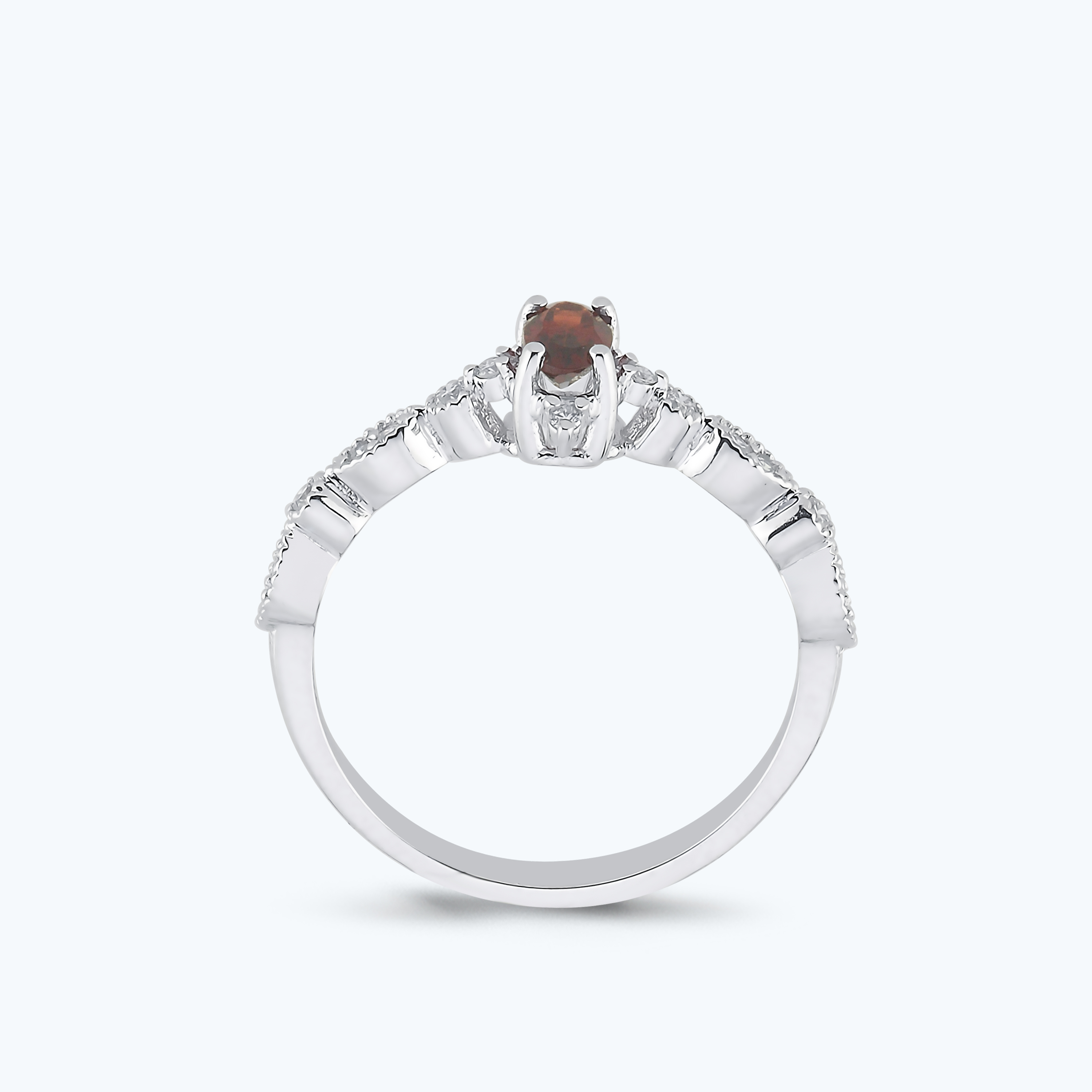 0.12 Karat Pırlanta Garnet Taşlı Oval Yüzük
