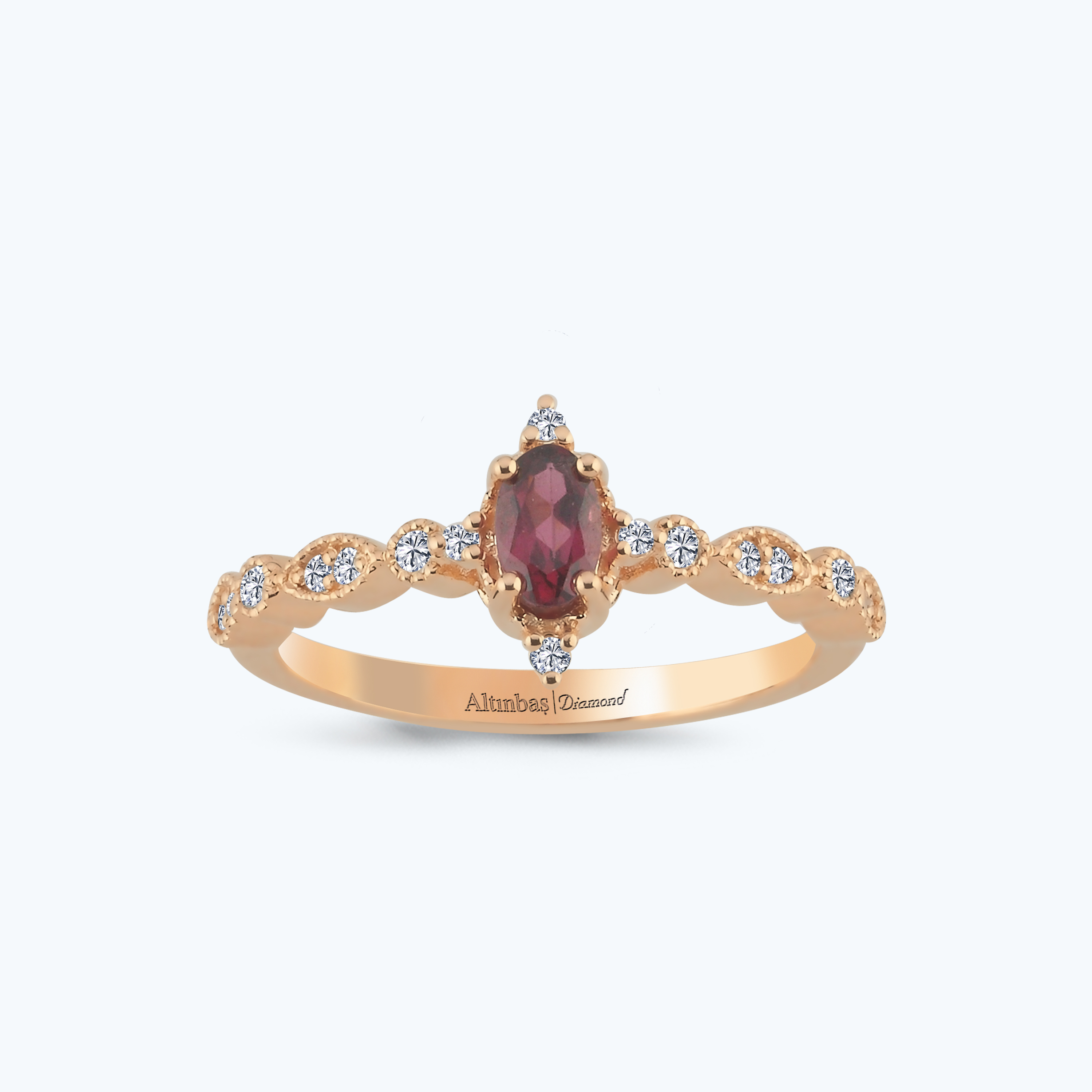 0.12 Karat Pırlanta Rhodolite Taşlı Oval Yüzük